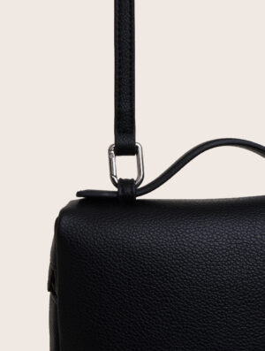 bag-black-strap-2k