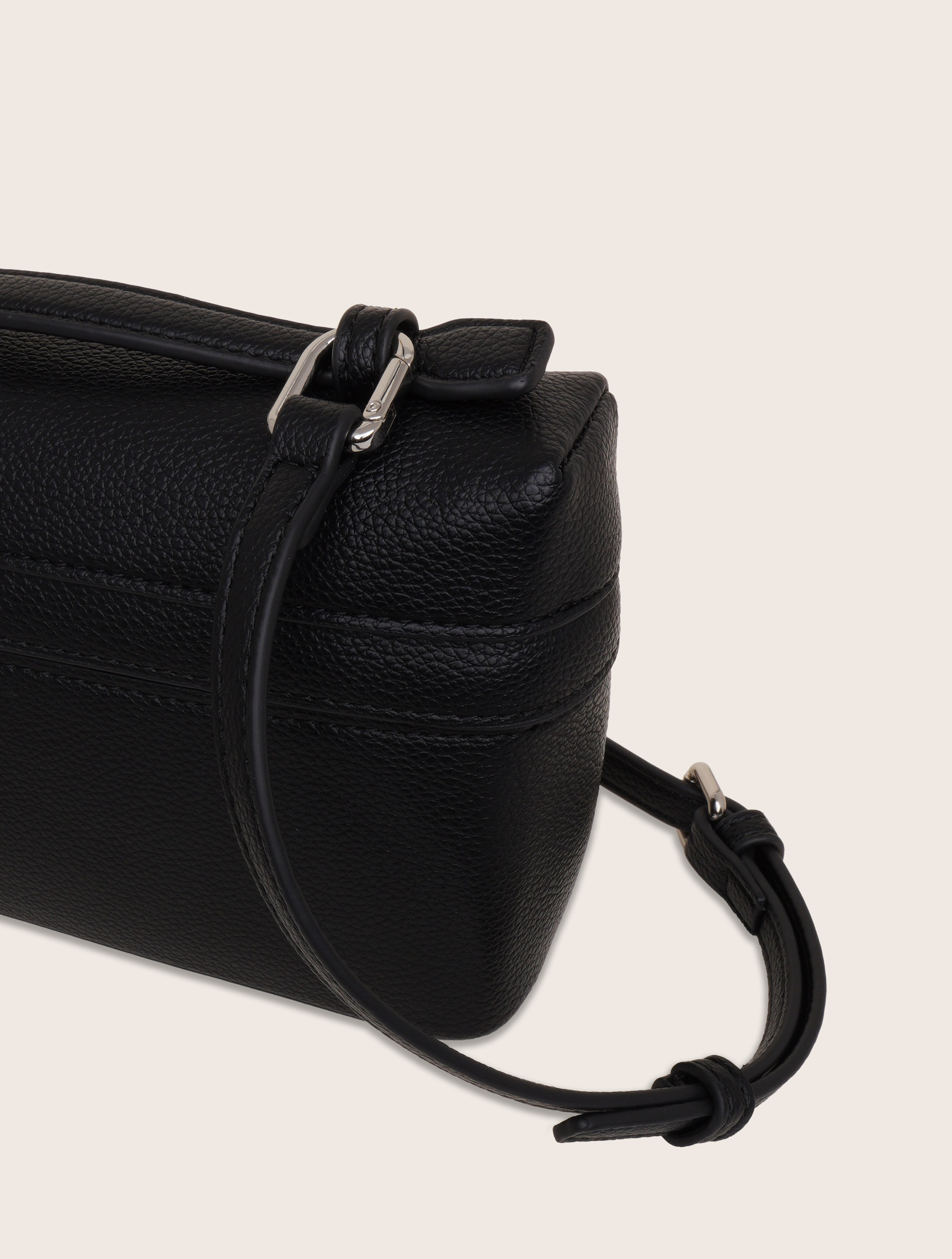 bag-black-strap